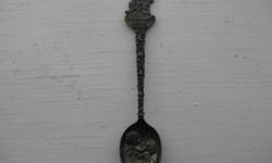 Christmas 1979 Collector spoon.  As pictured, this is a silver plated collector spoon.  Has original patina and will need to be cleaned to expose the beauty of the details and the silver. 4.75 inches