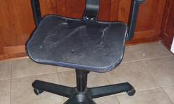 Computer chair, needs seat cushion and cover. $5