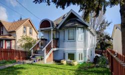 # Bath
2
Sq Ft
1366
MLS
362368
# Bed
2.5
Here's a great opportunity to own a Bright Custom Built 2000 Character Style Home in popular Oaklands Area.
This 2bdrm & den (den could offer small 3rd bdrm) 3bth is centrally located & is steps/minutes to parks,