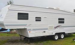 REDUCED!! Clean and dry Dutchmen lite classic fifth wheeler.
Sleeps 8 with two bunks in the rear, queen size bed in the front.
Bathroom with shower, Freezer,Fridge, Microwave, Stove with 4 burners, double sink, Furnace and A/C, Hot water tank, Fresh water