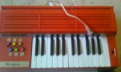 Electric Chord Organ in good condition. Fully functional. Great for kids!!