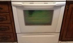 Whirlpool gold stove, electric
Glass cook top
5 Elements including a warmer zone
Self cleaning
Digital clock and temperature settings
30" w x 20" d
This ad was posted with the Kijiji Classifieds app.