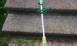 Electric Weed Eater
Very good working condition.
Grass/Weed Trimmer
Model: 60-2212-0
3.0A, 10 inch.