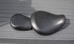 HONDA OEM FRONT AND REAR SEAT OFF A 1998 HONDA SHADOW AERO. LIKE BRAND NEW. I DON'T KNOW WHAT ELSE THEY WILL FIT. 60.00 OR MAKE ME AN OFFER OR TRADE FOR A MANDOLIN OR GUITAR.
I've done some checking and the front seat will fit 98-2002 and the rear will