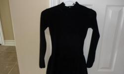 Figure Skating Dress - Sixo
Size 12-14
In excellent condition.
Located in Barrhaven.