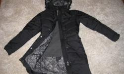 Insulated winter coat.
In excellent shape.
Very warm in time for winter.