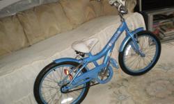 MINT CONDITION FLOWER GIRL HUFFY 20" BIKE WITH FRONT AND REAR HAND BRAKE AND KICK STAND
Girls' 20" Bike is a great multi-brakes bike with great value.
This bicycle features front fender and rear fender should help keep her outfit clean and dry.
The bike