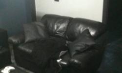 Leather black couch and love seat in good condition for sale $500obo
Call 5966384
This ad was posted with the Kijiji Classifieds app.