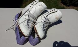 GAM figure skates in good condition, sharpened. 350$ paid in Coquitlan special skating store
size 5,5
Can bring it to Nanaimo weekdays