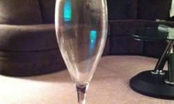 28" tall by 8" wide decorative wine glass from Bowring. Retails for $99. Fill with floating candles, flowers or potpourri. Got as a wedding gift but I have children and pets so it's no use to me.
This ad was posted with the Kijiji Classifieds app.