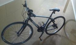 Escape Giant On-road bicycle in great condition. Couple minor scratches on the frame.