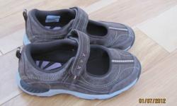 Little girls size 12 brown Stride Rite shoes. Great shape.