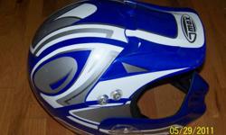 This moto cross helmet is in Ezcellent condition and has only been worn about a dozen times. This is a perfect match for the (blue & white) Yamaha bikes. Size is XS as it is a great fit for about ages 8 - 16 yr olds as it fit all of my kids between those