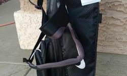 Brand new Nike golf bag got it gift but no use for it $95 OBO