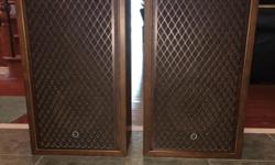 Attractive Vintage Sansui 3-Way Speakers with solidly built cabinets finished in walnut.
*Boast 10" Woofers, 5" Mids, and 2" Tweeters.
*3-Stage Variable Control for Mid - High Range.
*Conservatively Rated for 25 Watts at 8 Ohms Impedance.
*Frequency Range