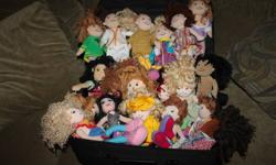 Groovy girls plush dolls--19 in total (suitcase not included)
Includes chair, couch, footstool, scooter and skateboard.
Perfect condition!
Asking $40 OBO
Pick up in Thorold
Check out my other ads
Will delete ad when sold
Serious inquiries only!