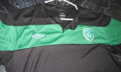 UMBRO IRELAND JERSEY AND SHORTS
WAS A GIFT MEN'S XL, TOO SMALL FOR ME.
FITS MORE LIKE A MEN'S LARGE.
FIRST 30.00 BUCKS TAKES IT.
SHIRT ALONE GOES FOR 75.00
CALL 255-7865