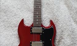 250 OBO
Double cutaway, solid body with maple set neck, rosewood fingerboard with dot inlay, 2 humbucking pick-ups, 2-V & 2-T and die-cast machines.
I got this nice Jay Turser 50 series JT-50-TR for my birthday 2 years ago, is in very mint condition no