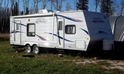 28' rv with queen size bed, large wardrobe, full bathroom including tub and loads of storage space. Unit was only used once and is in excellent condition
This ad was posted with the Kijiji Classifieds app.