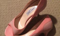 size 40 pink peep toe in excellent condition
3 inch heels.