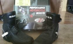 Joe Rocket HONDA performance motorcycle boots
HONDA text and ?wing? logo
Size 10
 leather with molded plastic side impact protection and a reinforced gear shifter contact area
protection and support in ankle and heel, comfortable boot
adjustable ankle