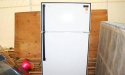 KENMORE FULL SIZE FRIDGE EXCELLENT CONDITION>$175.00 OR BEST OFFER.