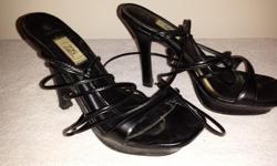 Black lace-up sandals
Brand: 725 Original
Size: 6 1/2
