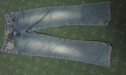 These jeans are comfy and are in excellent condition. Add to your daughter's wardrobe without spending a fortune.