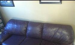 Comfortable three seat leather couch. 7 feet long. Slight wear on the cushions.
This ad was posted with the Kijiji Classifieds app.