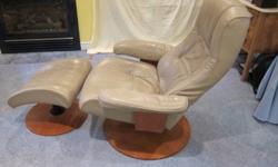 Leather recliner, vanilla. In very good shape. Dad's place of honour, the teenagers were forbidden to sit there.
Purchased in 2008. Asking $200.