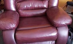 3 person leather top sofa with reclining ends $100
2 Leather top chairs which recline $250 each
Prefer to sell as a set
All three are leather on all horizontal and back surfaces
back and front have leatherette around
Sofa has been used the most which can