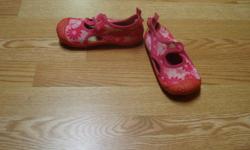 I have a Like New Pink Water Shoes Toddler Size 9-10 for sale! This is in excellent condition and would look great on your child or loved one or to give as a gift.
Comes from a non-smoking household. Do not miss out on this excellent opportunity to get
