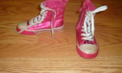 I have a pair of Like New Runners hi-top pink size 9 toddler for sale! This is in excellent condition and would look great in your child's room or to give as a gift.
Comes from a non-smoking household. Do not miss out on this excellent opportunity to get