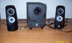LOGITECH COMPUTER SPEAKERS MINT CONDITION WORK GREAT CALL 613-799-4832