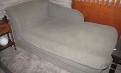 Selling a green 6ft lounge chair. It is is great condition and comes from a pet/ smoke free home. You must arrange pickup. Must go soon. Please contact if you are interested. $100.00 o.b.o.