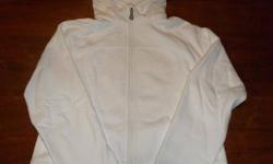 White Lululemon scuba hoodie. Bought it for my girlfriend, she wore it once and its too big on her. Paid $98+tax.
$60