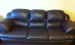 Chocolate brown leather couch and love seat
4 years old
Good condition
from non-smoking household
 
text inquiries to 705-627-7947