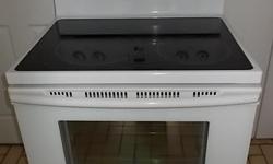 Great condition no scraches, flat top stove. Bake and broil work well. 4 elements. 3 years old. Clean ready to use.
Delivery available