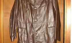 Size 44. Zip out pile lining. Eccellent condition. Made by Victoria Leather.