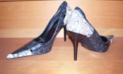 Gorgeous Michael Antonio heels, new condition, very stylish, size 6
Located in Nanoose, can meet in Nanaimo, if more convenient
