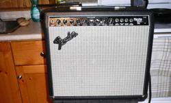 This FENDER PRINCETON 112 PLUS amp is in mint condition and has been lightly used over the years (100hrs max). It has never been gigged with and is in mint condition.
It's a great amp for teaching your ear and learning the electric guitar on these cold