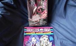 This doll is new and has never been removed from the box. From the 2013 Frights Camera Action series. PLUS New Monster High Fangtastic Fashion Designer book, Stickers Included.
Still available for cash pickup if you see the ad. Location: south Etobicoke