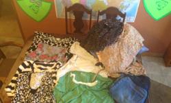$80.00 OBO
The tops laid out on the table are all nursing tops(and a nursing hoodie,)all from Motherhood. All clothing in the bag consist of nice dress tops and jeans and some shorts and dress pants. Very nice clothing and was very well cared for. Always