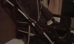 Great walking stroller, large wheels
One-handed folding
Baby can face away or face you
Storage bin underneath baby
Can be seated position or flat
foot cover to help keep your baby warm! (see second pic)
some fading in fabric from use, but in great shape