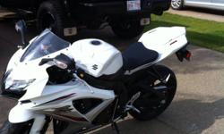 2009 gsxr 750 need sold ASAP mint condition 2100 kms helmet and jacket to match come
With bike 1000 they cost! Calls preferably thanks!
This ad was posted with the Kijiji Classifieds app.