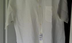 New JoS. A. Bank white linen shirt. Short sleeve.
Price tag of $79.50 still attached to shirt.
Size: L
$25
