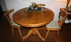 This table is in very good condition. Its diameter is 41 inches closed and it has a 18 inch leaf. It will sit 6 people very comfortably.
