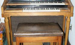 Gulbransen 400 series with magic touch. Organ for sale in Rockwood