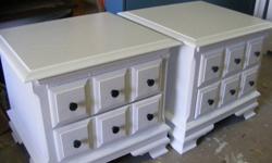 Selling this beautiful pair if night stands. They are painted white with newly repainted black knobs. The are in great condition. They would be a great addition to any room.
DELIVERY AVAILABLE!