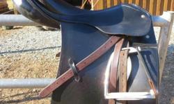 Passier Grand Gilbert Saddle 17.5 Medium width. Great condition.
Stirrups and leather not included.